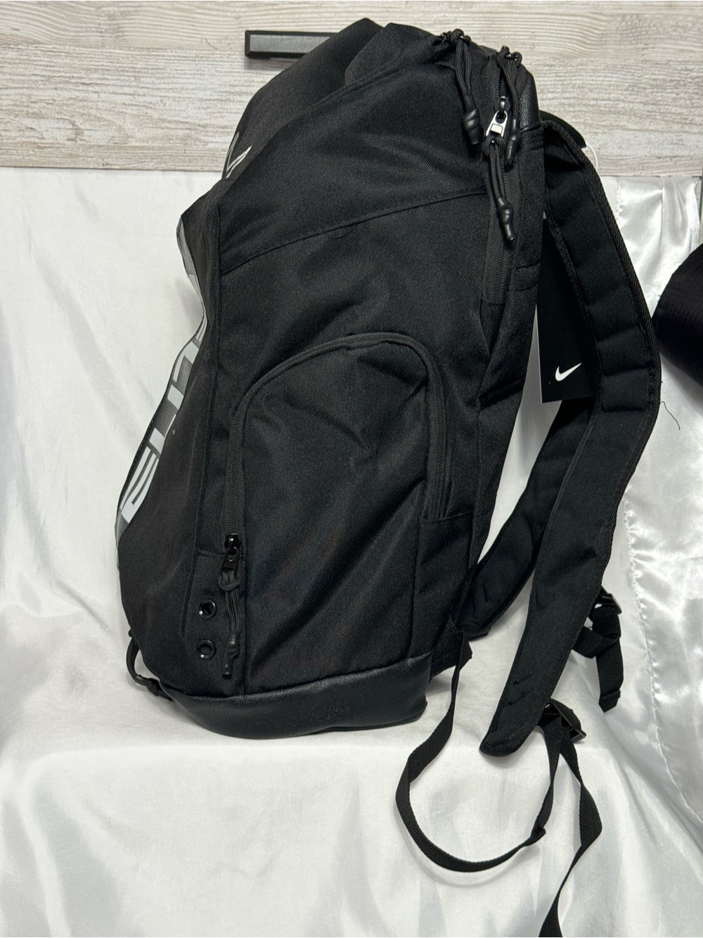 Nike Elite Pro Basketball Backpack Black Silver Laptop School Gym Bag New - Picture 2 of 5